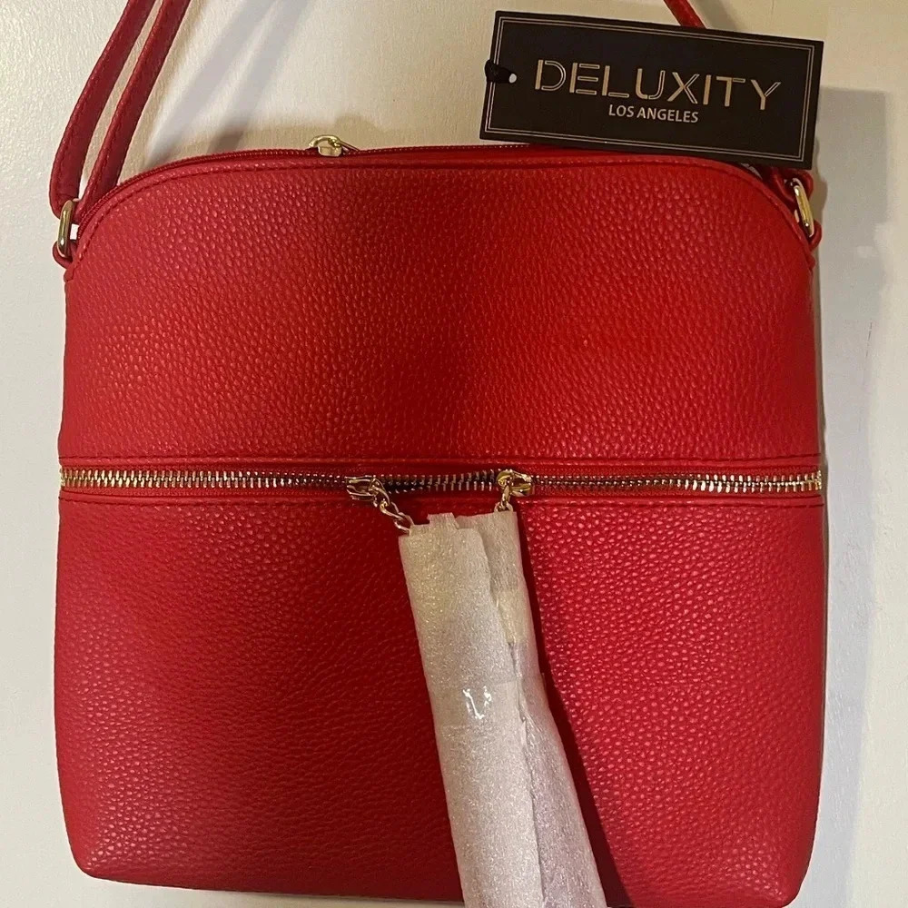 Deluxity Los Angeles Red Women Crossbody Messenger New with tags. - Picture 3 of 14